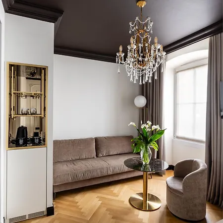 Continentale Hotel 4*